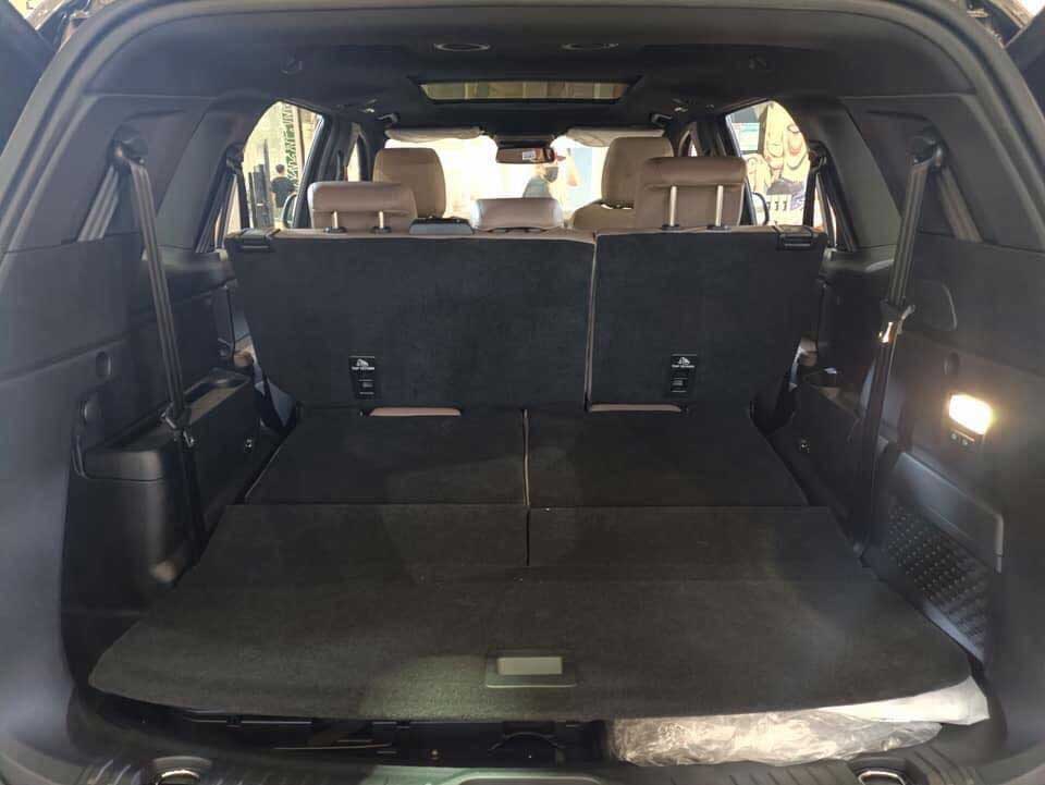 Khoang hành lý của Ford Everest Titanium 4x4