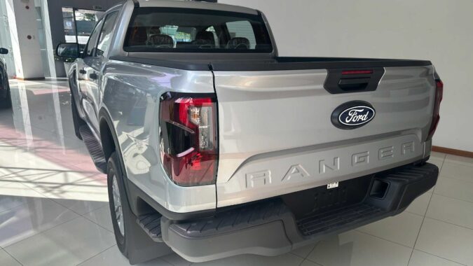 Chi Tiết Ford Ranger XLS 10AT 4x2 2026: Giá Xe, Thông Số, Đánh Giá 12