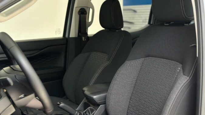 Chi Tiết Ford Ranger XLS 10AT 4x2 2026: Giá Xe, Thông Số, Đánh Giá 14