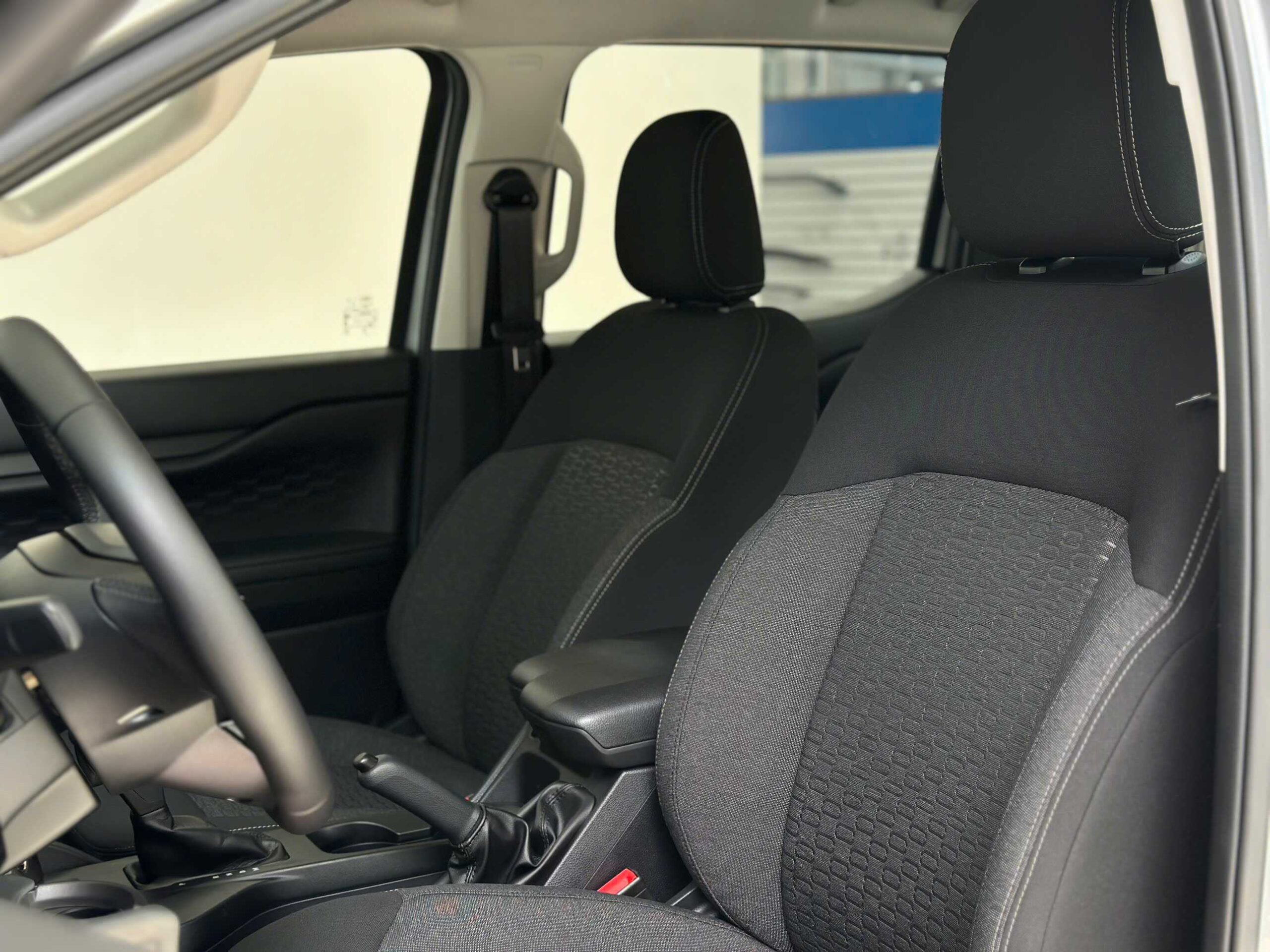 Nội Thất Ford Ranger XLS 10AT 4x2 2026 - Thiết kế vô lăng