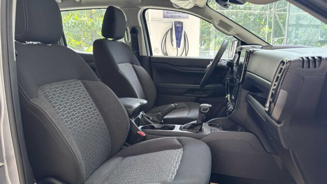 Chi Tiết Ford Ranger XLS 10AT 4x2 2026: Giá Xe, Thông Số, Đánh Giá 16