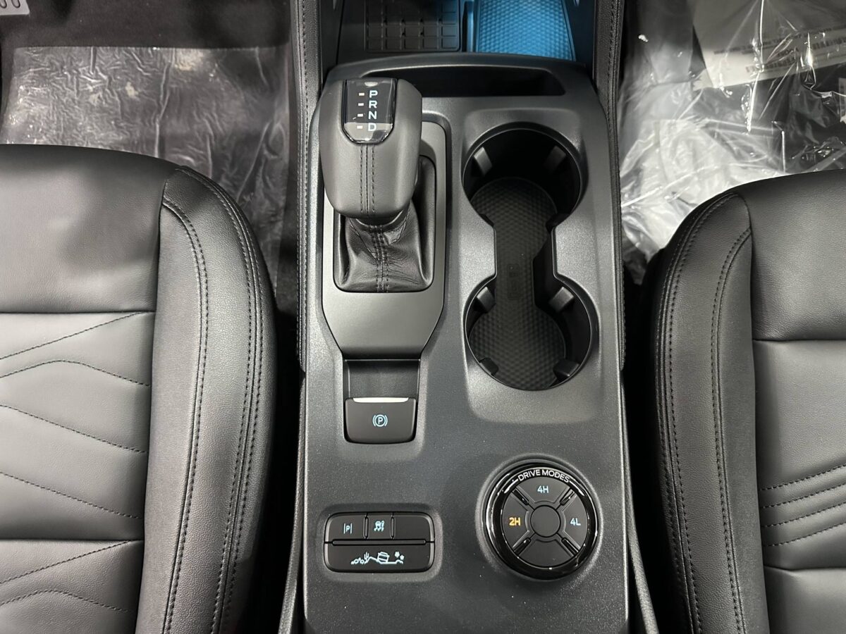 Ford Everest Titanium 4x4 2025: Giá Xe, Thông Số Và Đánh Giá 8