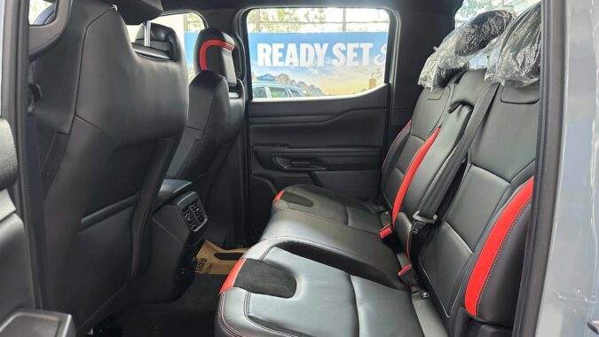 Chi Tiết Ford Ranger Raptor 3.0L V6 2026 - Giá Xe, Thông Số Và Thiết Kế 20