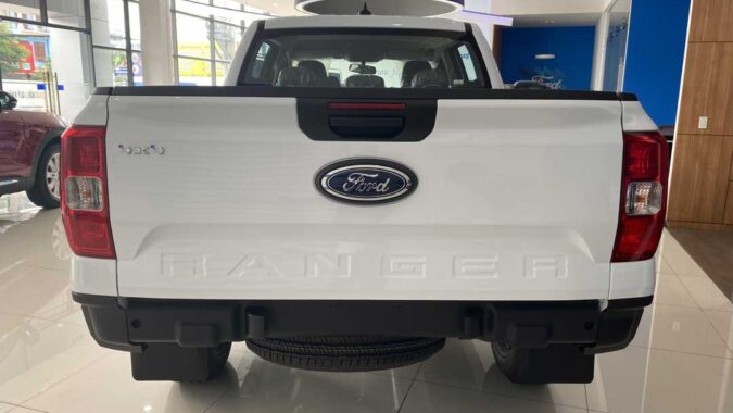 Ford Ranger XL 4x4 MT 2024| Giá Xe, Khuyến Mãi Và Đánh Giá Chi Tiết 6