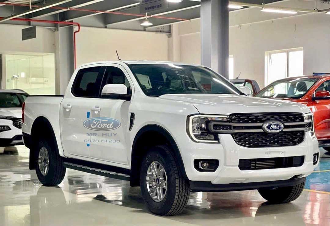 Ford Ranger XLS AT 2024