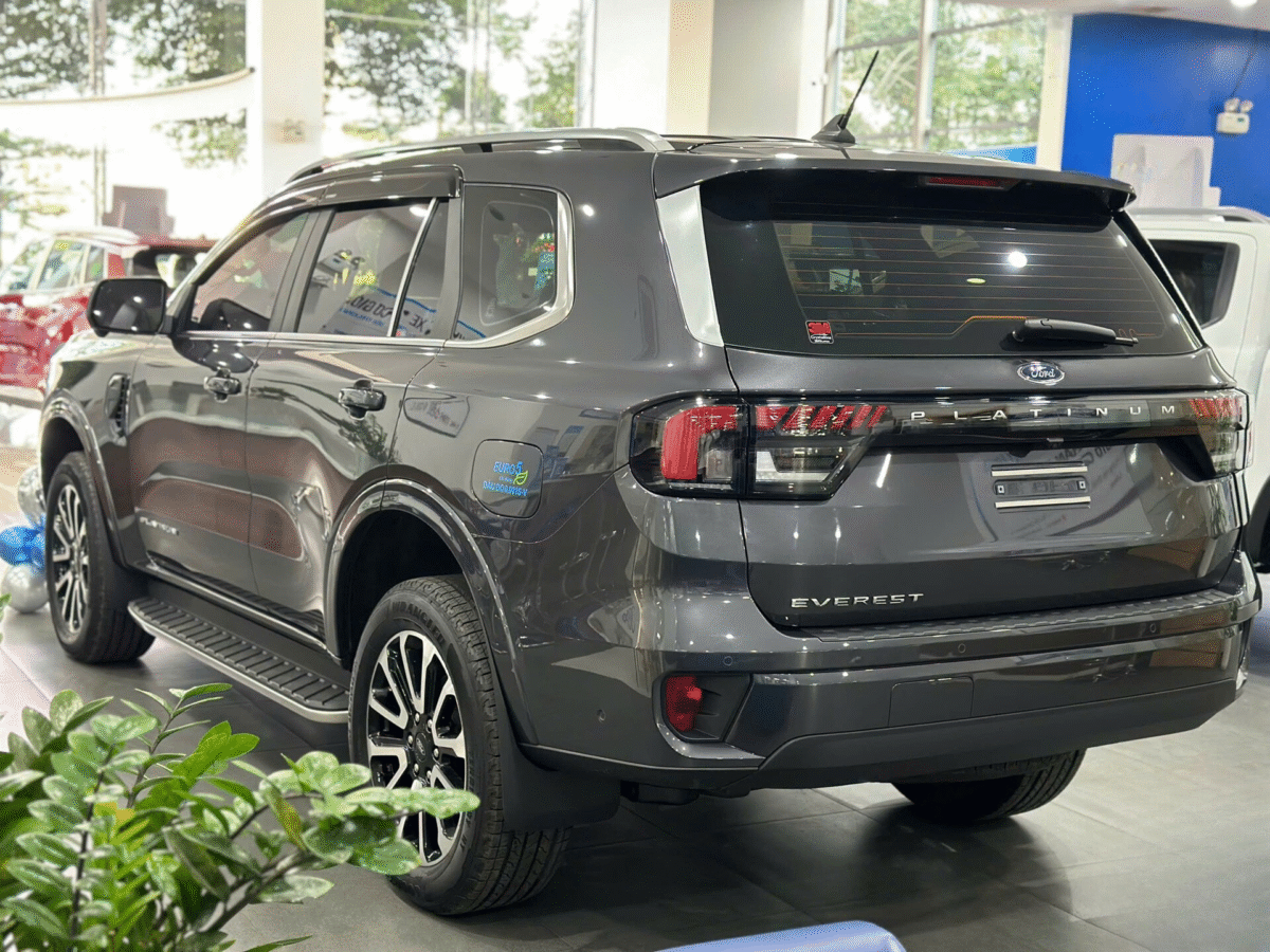 Ford Everest Platinum Mới 2025 – SUV 7 Chỗ Đẳng Cấp, Tiện Nghi Và Sang Trọng 4