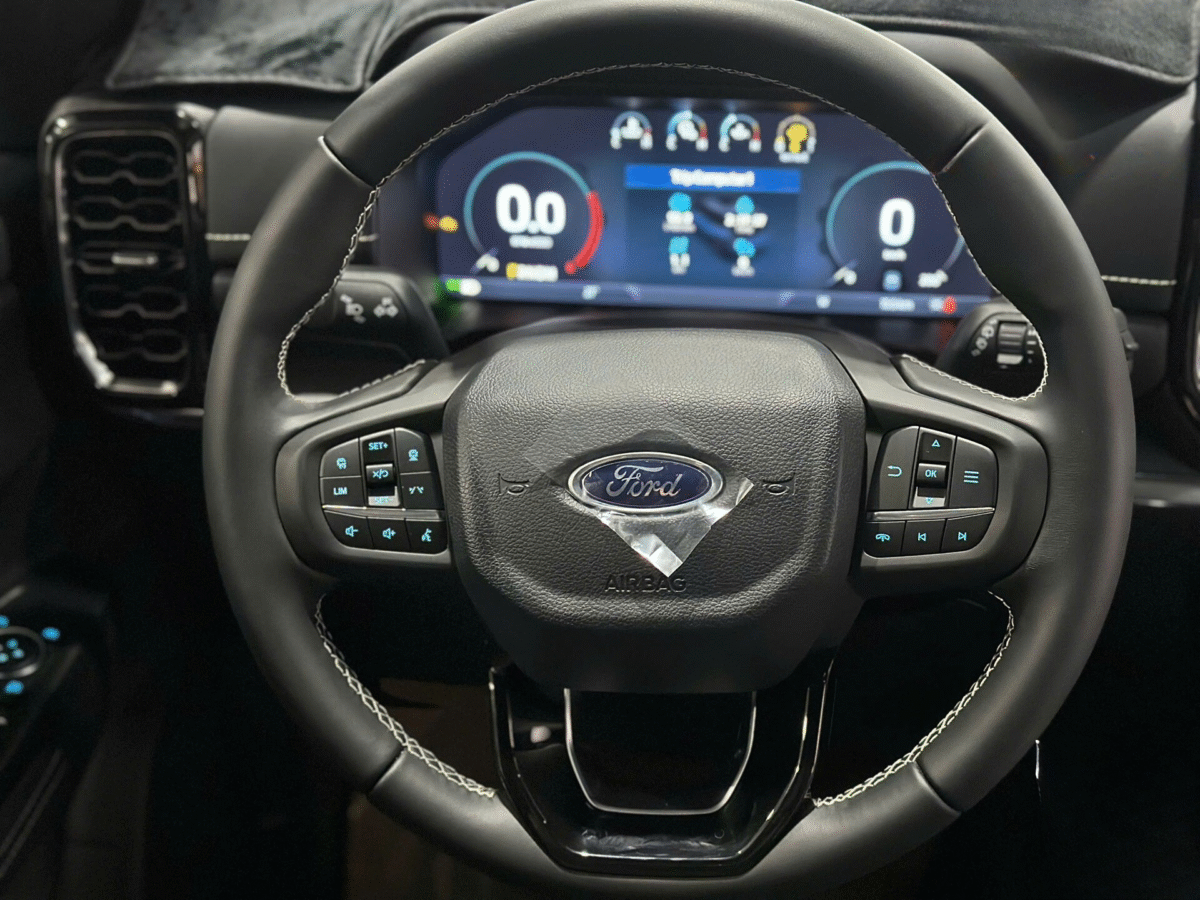 Ford Everest Platinum Mới 2025 – SUV 7 Chỗ Đẳng Cấp, Tiện Nghi Và Sang Trọng 8