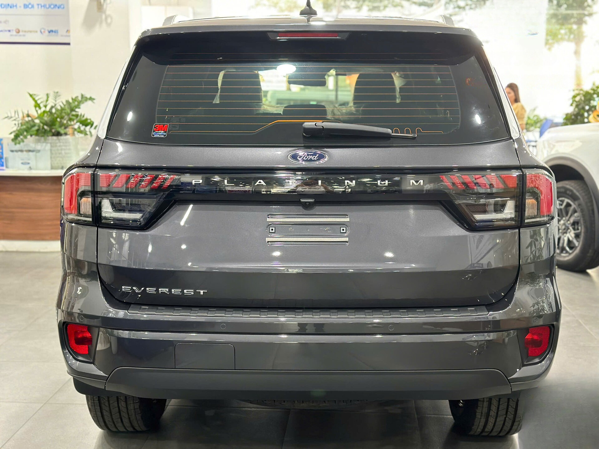 Ford Everest Platinum Mới 2025 – SUV 7 Chỗ Đẳng Cấp, Tiện Nghi Và Sang Trọng 30 Ford Everest Platinum Mới 2025 – SUV 7 Chỗ Đẳng Cấp, Tiện Nghi Và Sang Trọng 18