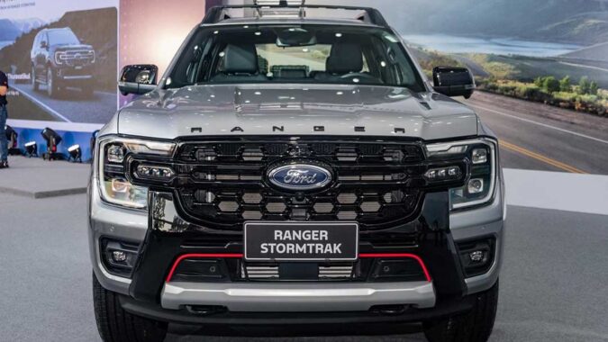 Thiết kế ngoại thất Ford Ranger Stormtrak - Đầu xe