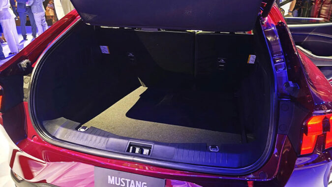 Đánh Giá Ford Mustang Mach-E | SUV Điện Hiệu Suất Cao Đầu Tiên Tại Việt Nam 16
