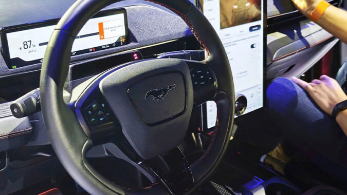 Đánh Giá Ford Mustang Mach-E | SUV Điện Hiệu Suất Cao Đầu Tiên Tại Việt Nam 18