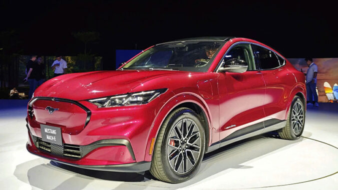 Đánh Giá Ford Mustang Mach-E | SUV Điện Hiệu Suất Cao Đầu Tiên Tại Việt Nam 12