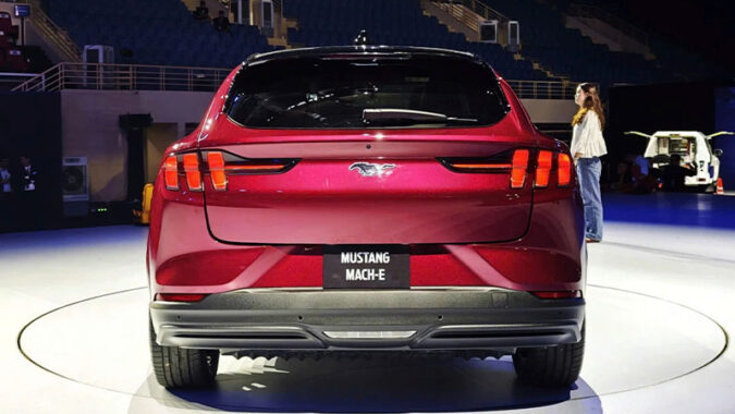 Đánh Giá Ford Mustang Mach-E | SUV Điện Hiệu Suất Cao Đầu Tiên Tại Việt Nam 14