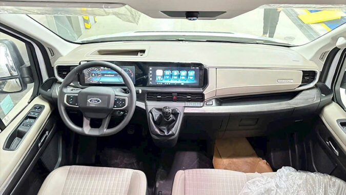 Ford Transit 18 Chỗ Premium+ : Giải Pháp Tối Ưu Cho Kinh Doanh Vận Tải Hành Khách 13