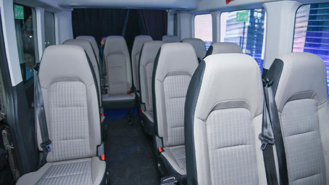 Xe 16 Chỗ Ford Transit Premium – Bền Bỉ, Hiện Đại, Chuẩn Mực Vận Tải 2025 20