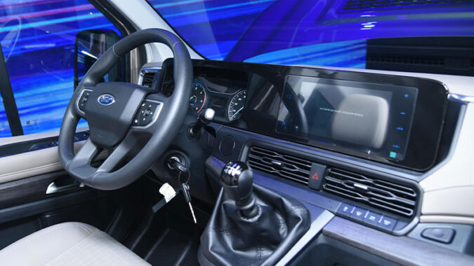 Xe 16 Chỗ Ford Transit Premium – Bền Bỉ, Hiện Đại, Chuẩn Mực Vận Tải 2025 18