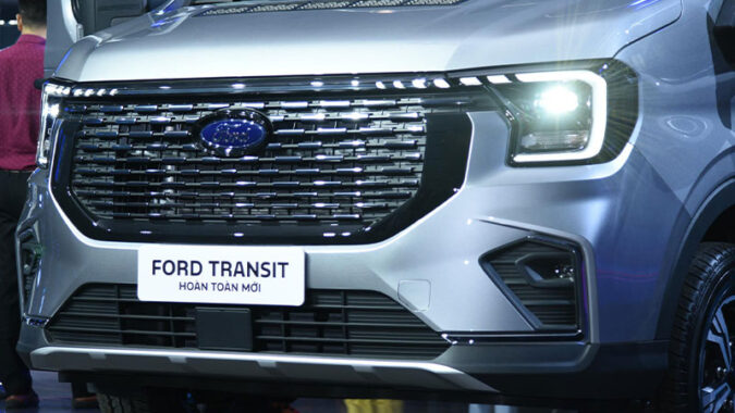 Xe 16 Chỗ Ford Transit Premium – Bền Bỉ, Hiện Đại, Chuẩn Mực Vận Tải 2025 15