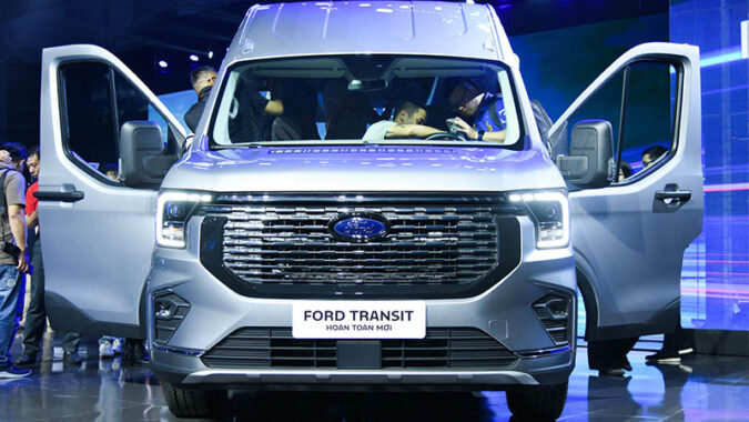 Xe 16 Chỗ Ford Transit Premium – Bền Bỉ, Hiện Đại, Chuẩn Mực Vận Tải 2025 12