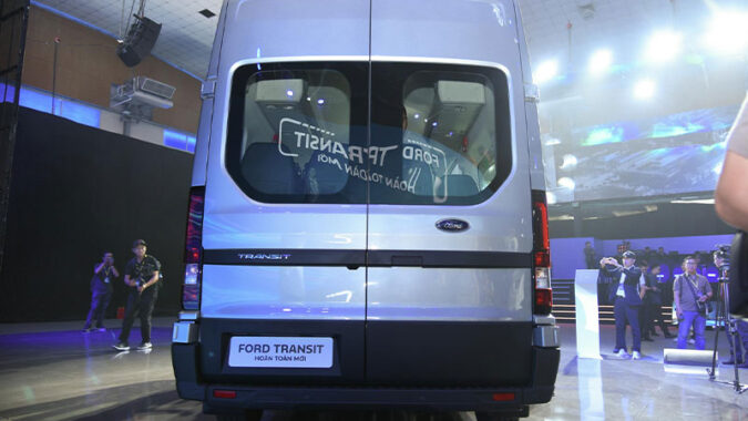 Xe 16 Chỗ Ford Transit Premium – Bền Bỉ, Hiện Đại, Chuẩn Mực Vận Tải 2025 17